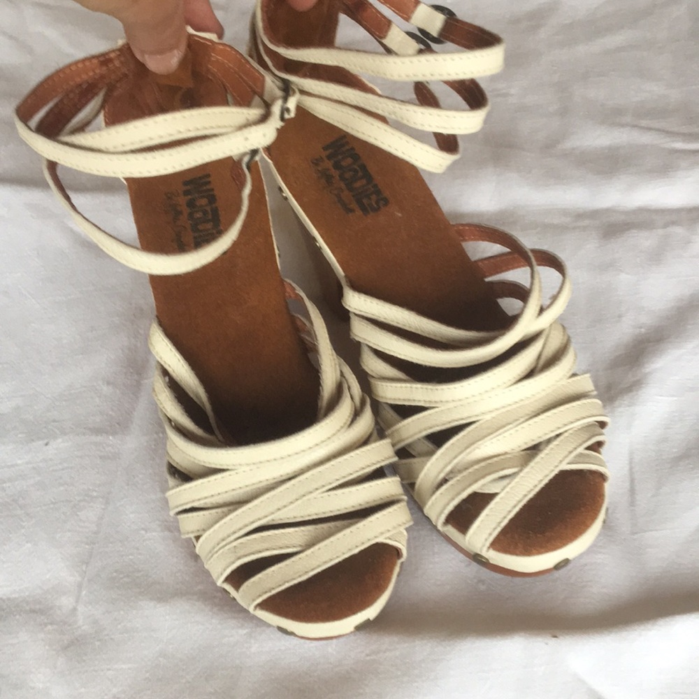 Scrappy white platform sandals size 8
